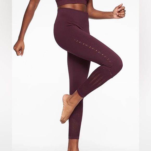 Athleta Pants - Athleta Halasana Seamless 7/8 Tight Leggings